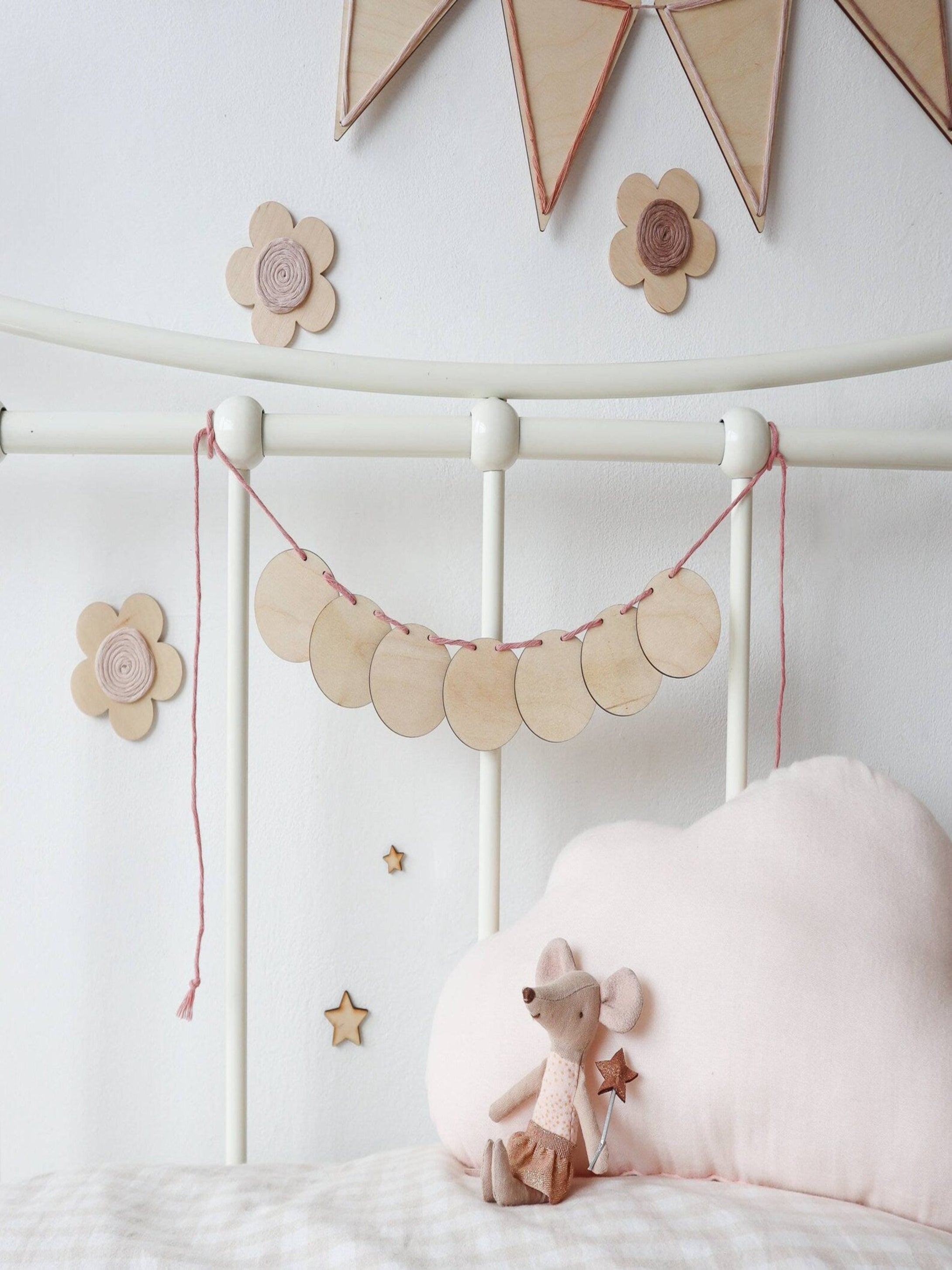 Wooden Circle Garland Nursery Decoration